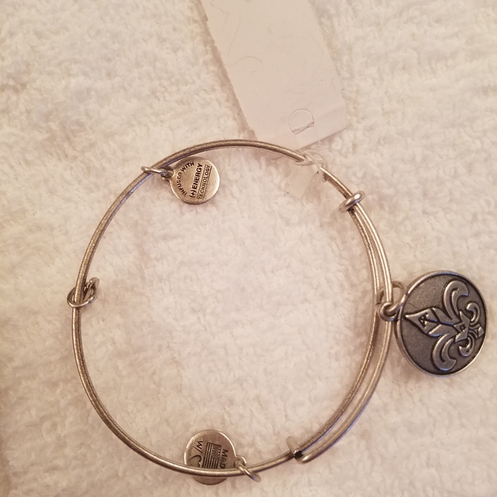 Fleur de lis bracelet